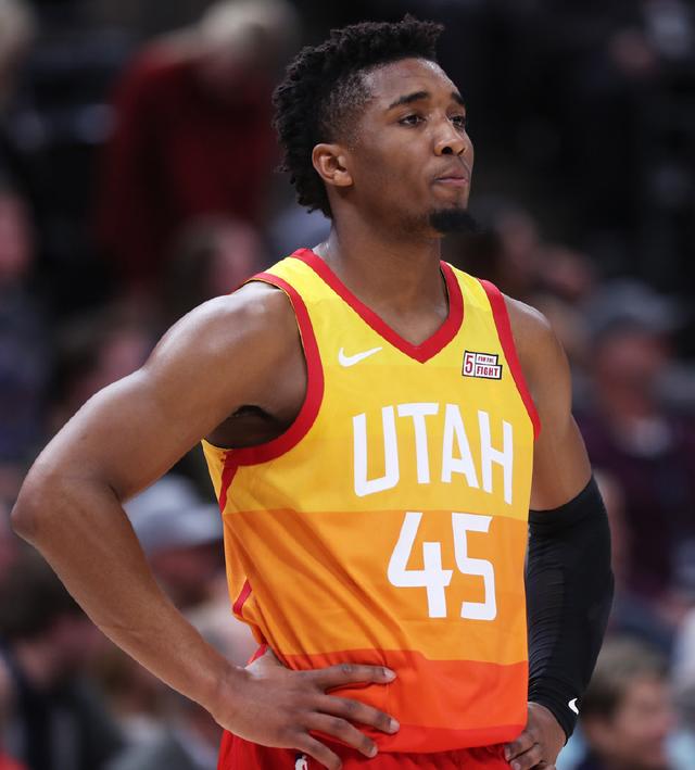 也为球员和 也为球员和